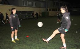 Kocaelispor Kadın Futbol Takımı’nda karışıklık: Tek yumurta ikizleri ayırt etmek zor